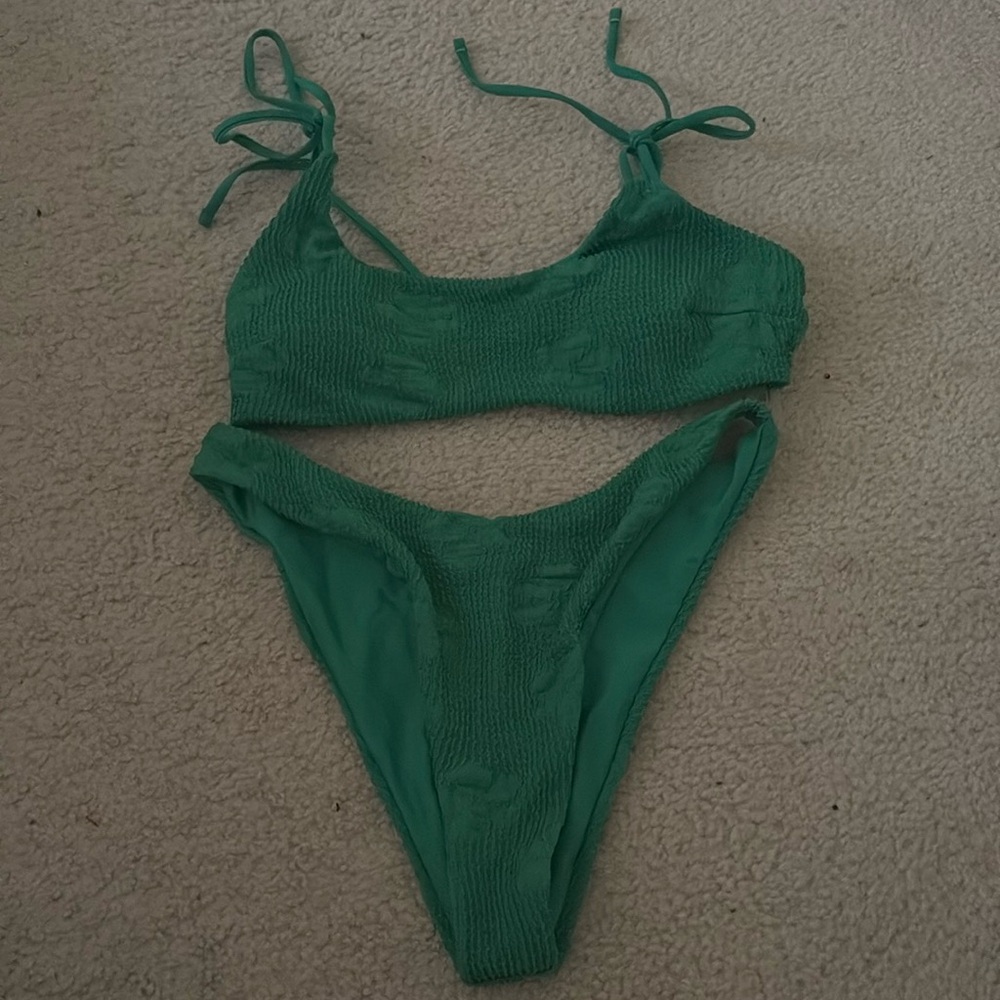 Medium green floral bikini top and bottom set